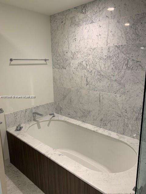 Small Image of 1000 BRICKELL PLAZA #4914, Miami Number 16