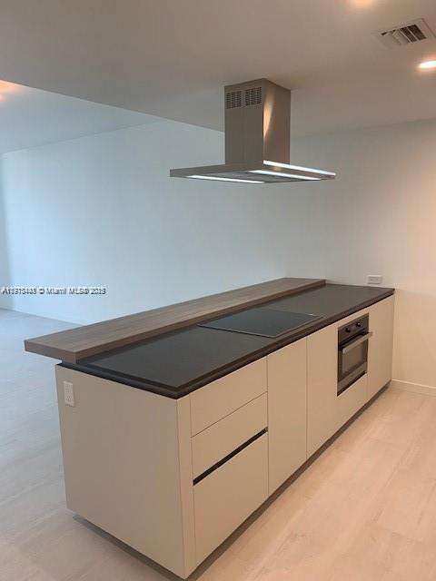 Small Image of 1000 BRICKELL PLAZA #4914, Miami Number 5