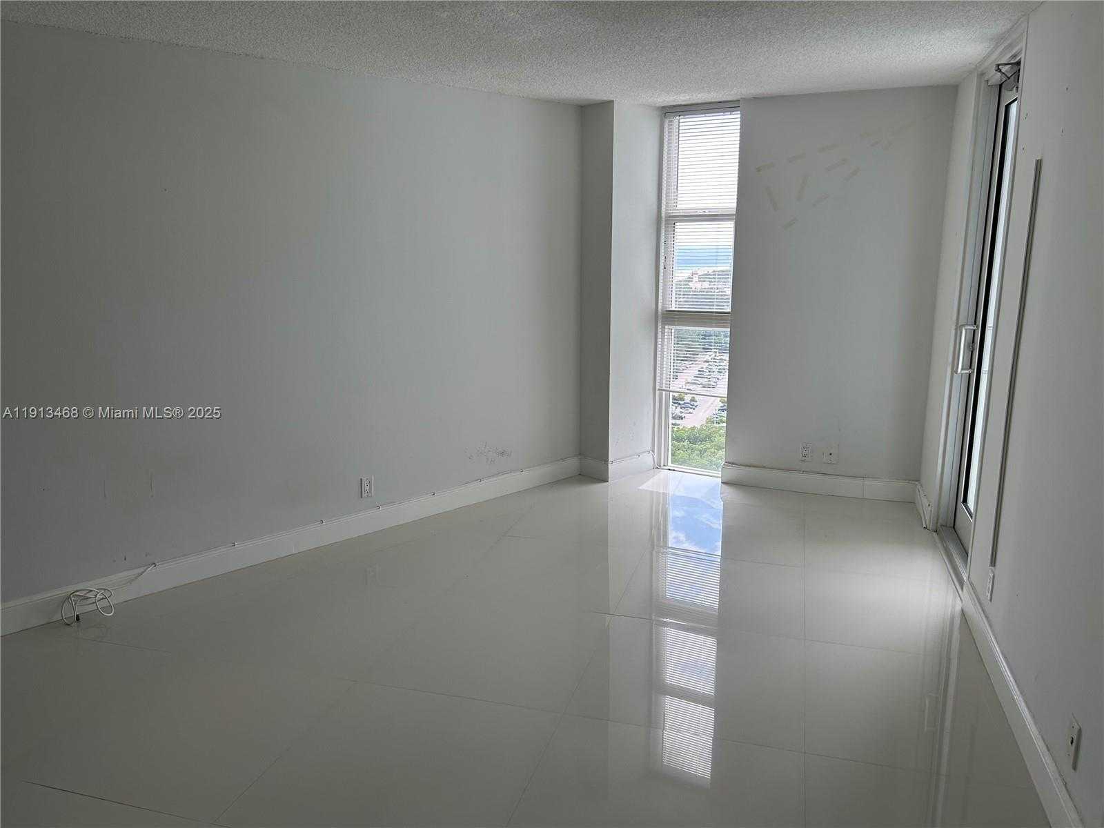 Small Image of 100 BAYVIEW DR #2122, Sunny Isles Beach Number 10
