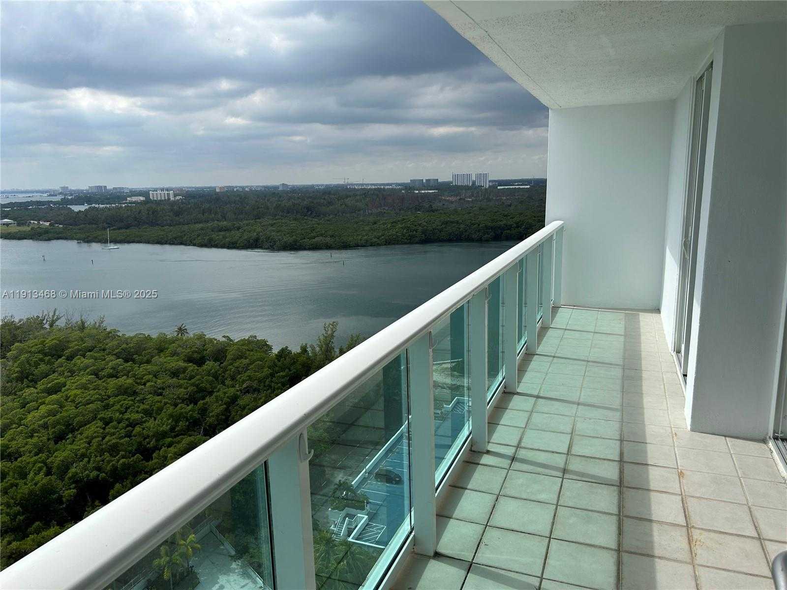 Small Image of 100 BAYVIEW DR #2122, Sunny Isles Beach Number 14