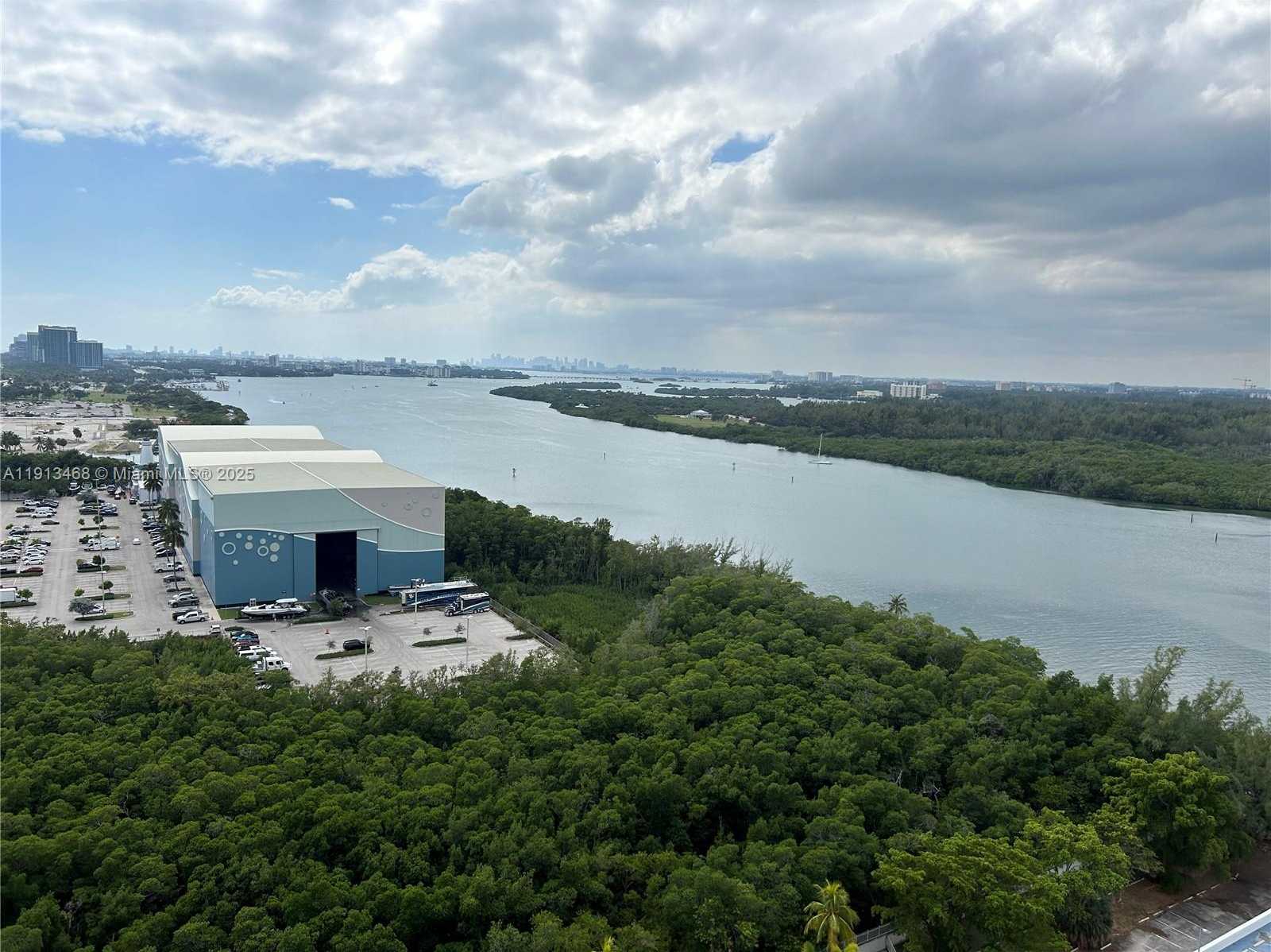 Small Image of 100 BAYVIEW DR #2122, Sunny Isles Beach Number 15