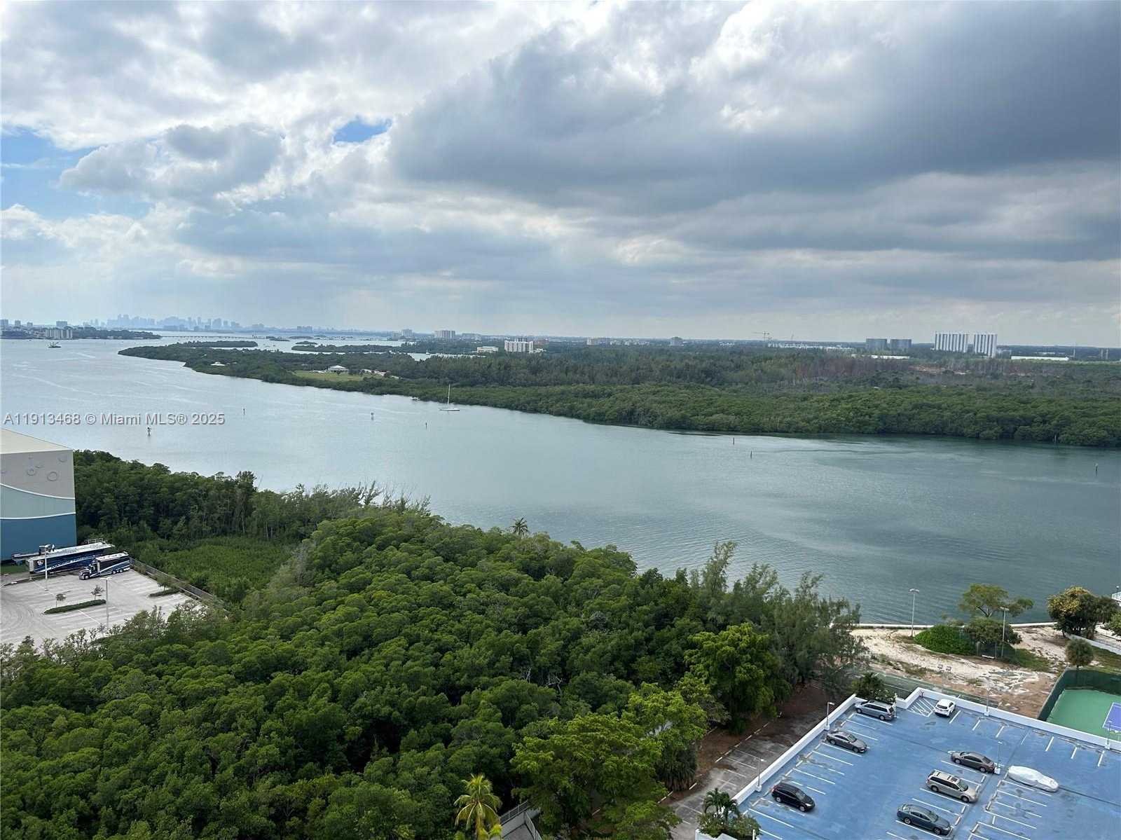 Small Image of 100 BAYVIEW DR #2122, Sunny Isles Beach Number 16