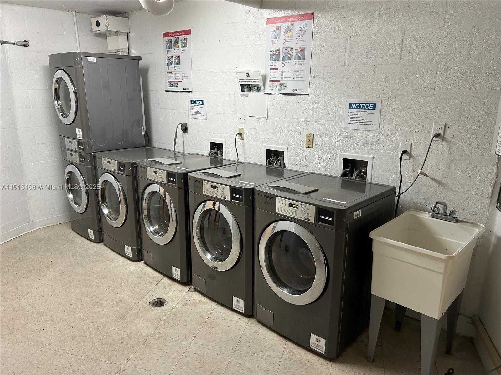 Small Image of 100 BAYVIEW DR #2122, Sunny Isles Beach Number 18