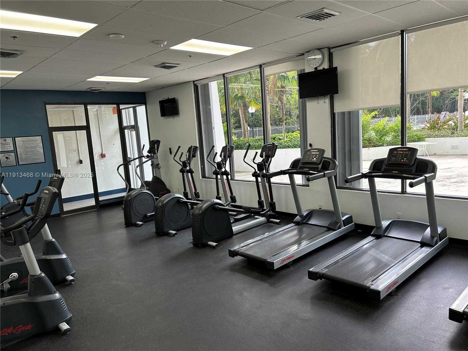 Small Image of 100 BAYVIEW DR #2122, Sunny Isles Beach Number 22