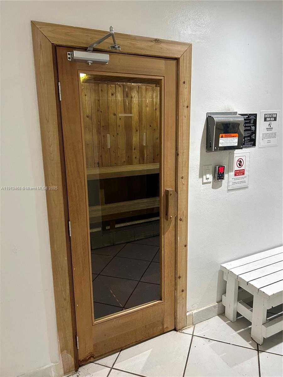 Small Image of 100 BAYVIEW DR #2122, Sunny Isles Beach Number 24