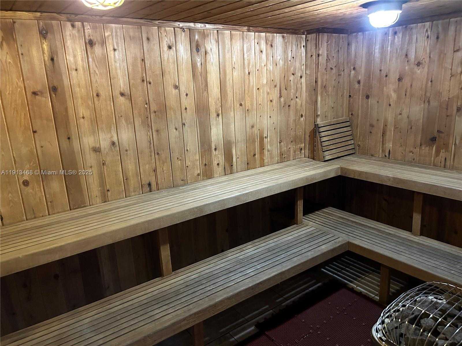 Small Image of 100 BAYVIEW DR #2122, Sunny Isles Beach Number 25