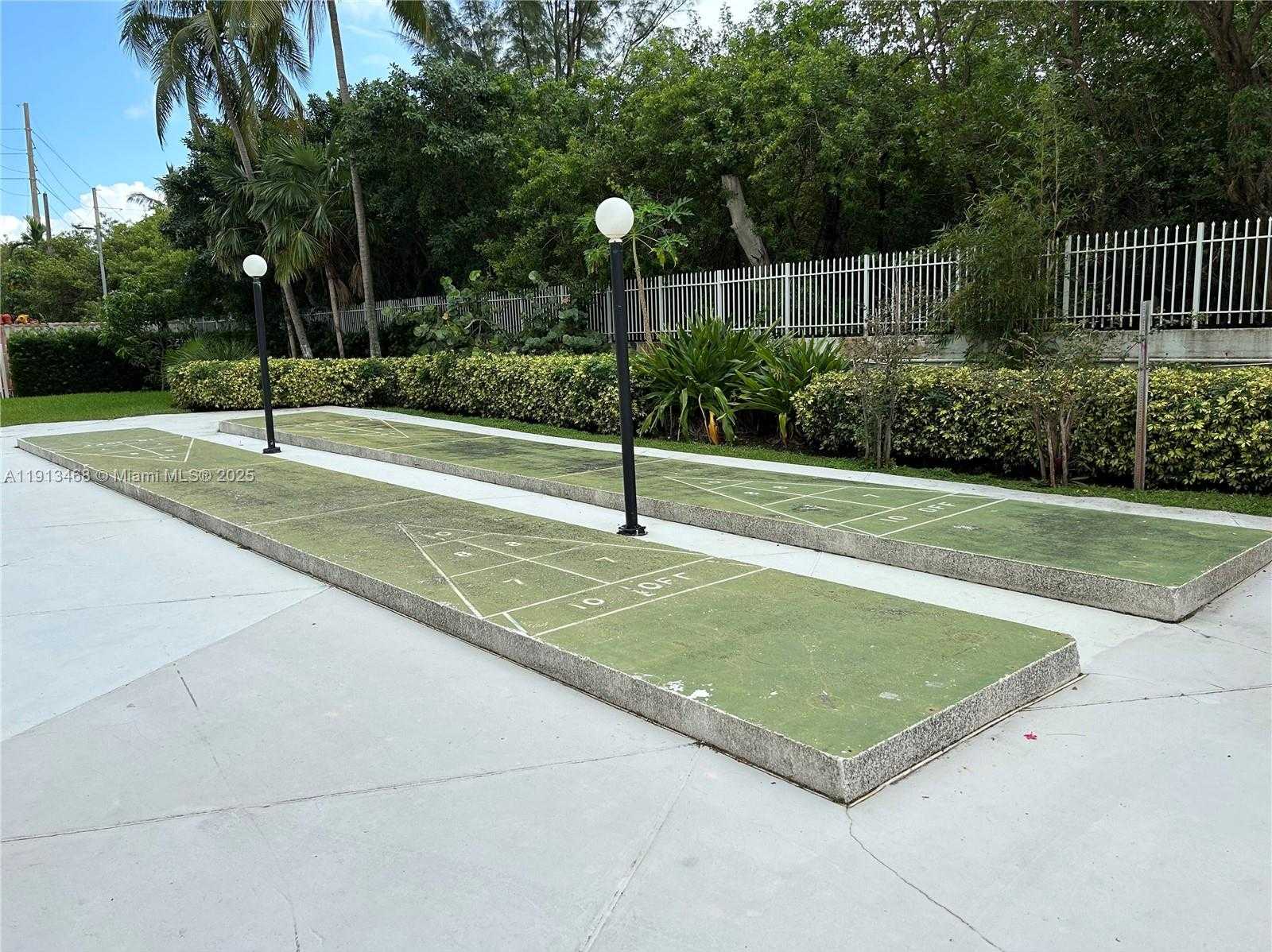 Small Image of 100 BAYVIEW DR #2122, Sunny Isles Beach Number 26