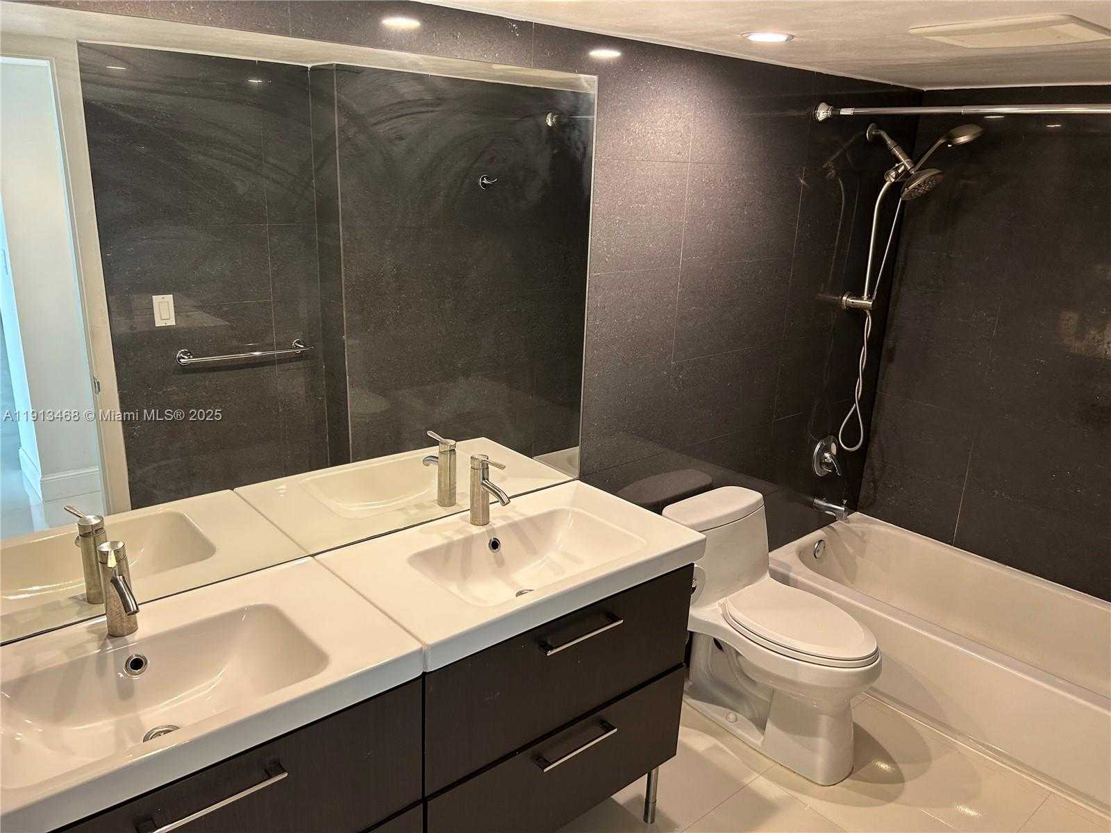 Small Image of 100 BAYVIEW DR #2122, Sunny Isles Beach Number 9