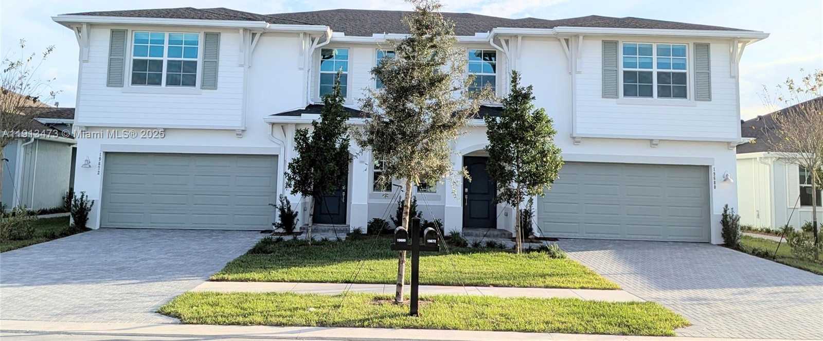 Small Image of 19465 WHISPERING CREEK RD, Loxahatchee Number 1