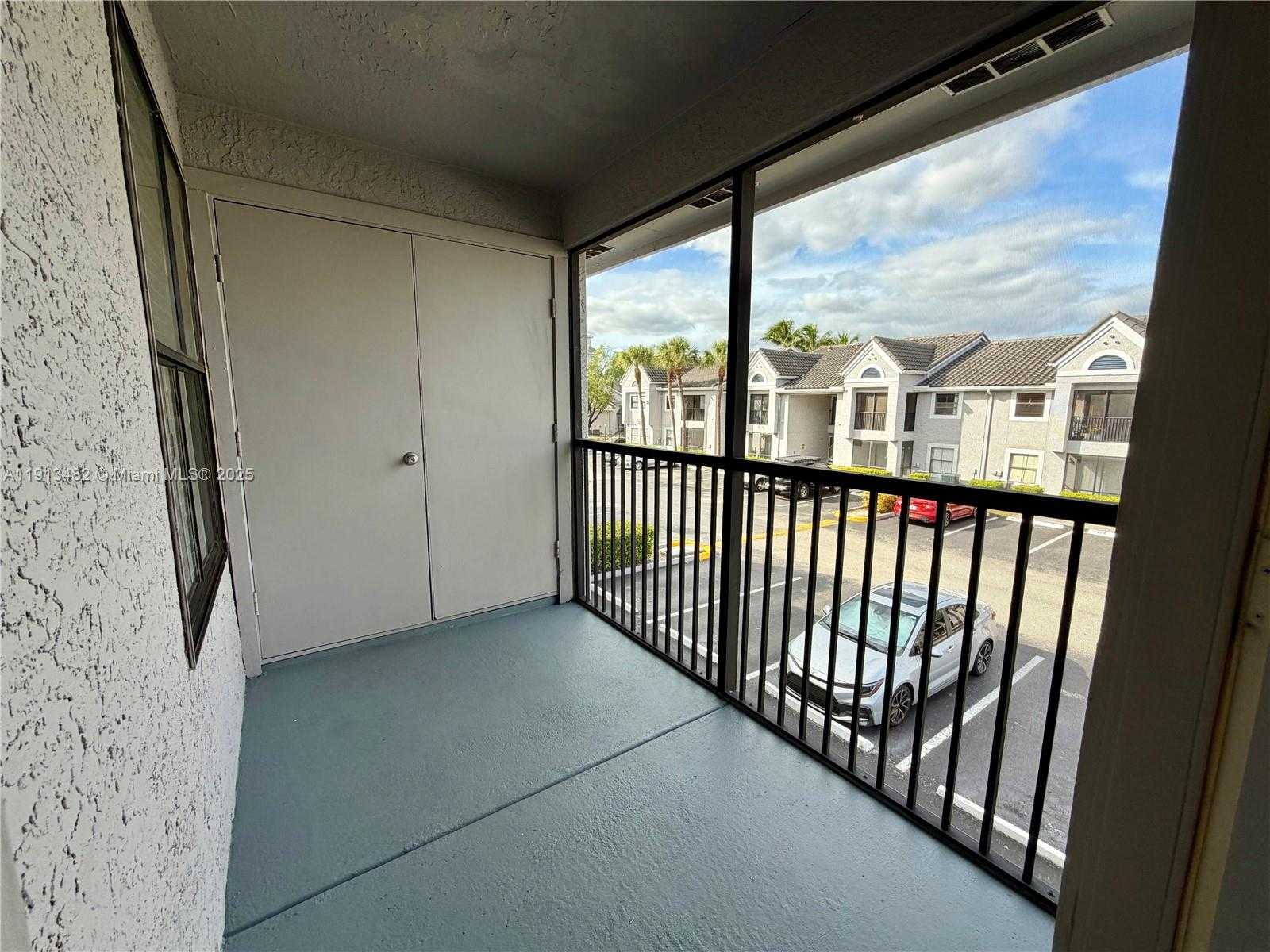 Small Image of 15040 SOUTH WEST 103RD LN #3201, Miami Number 12