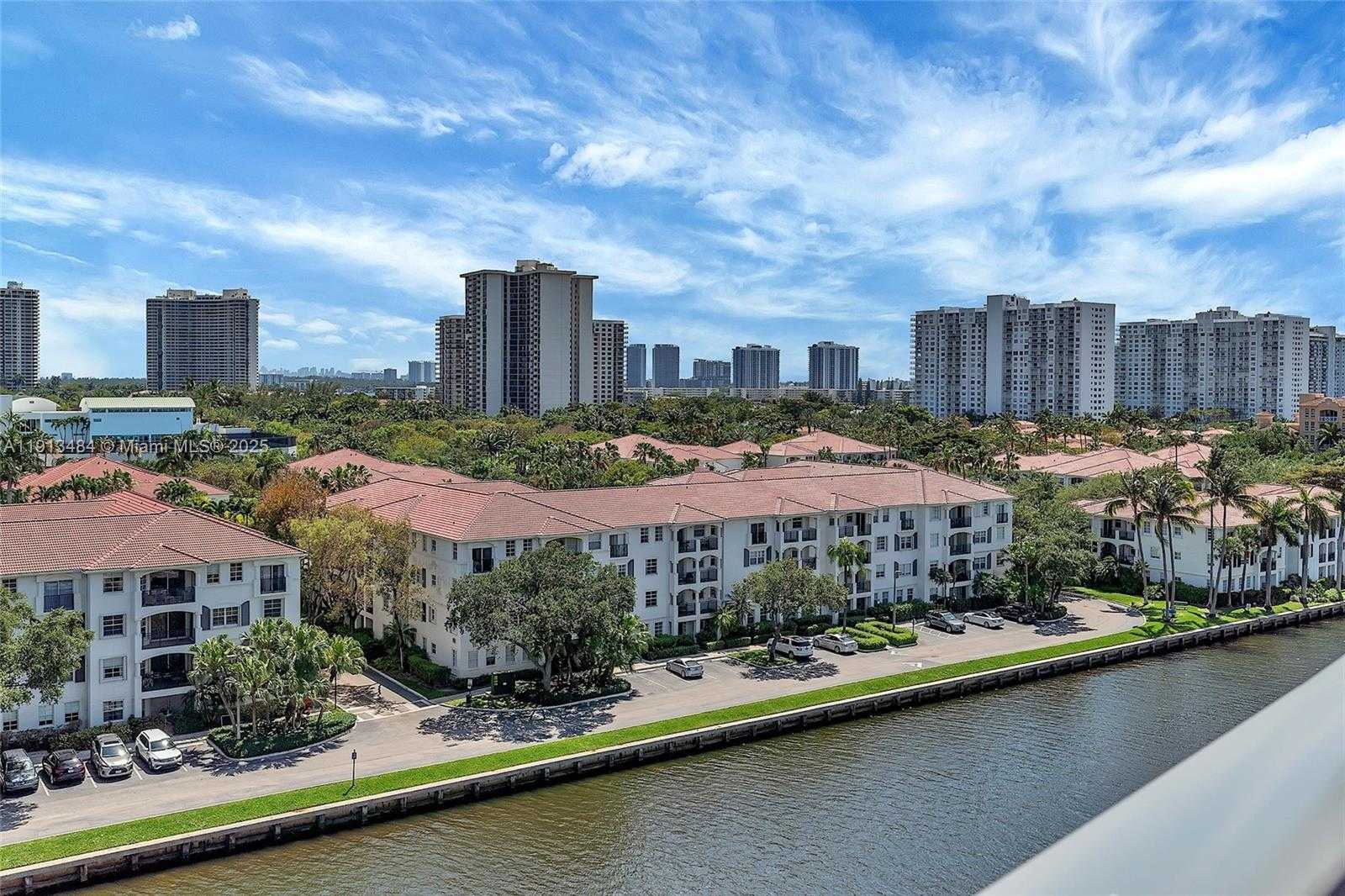 Small Image of 3250 NORTH EAST 188TH ST #703, Aventura Number 4