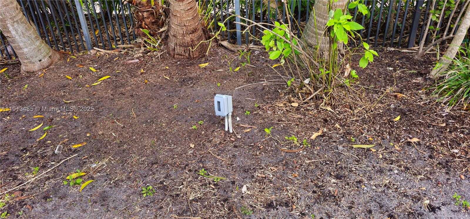 Small Image of 1700 BAY DR, Miami Beach Number 14