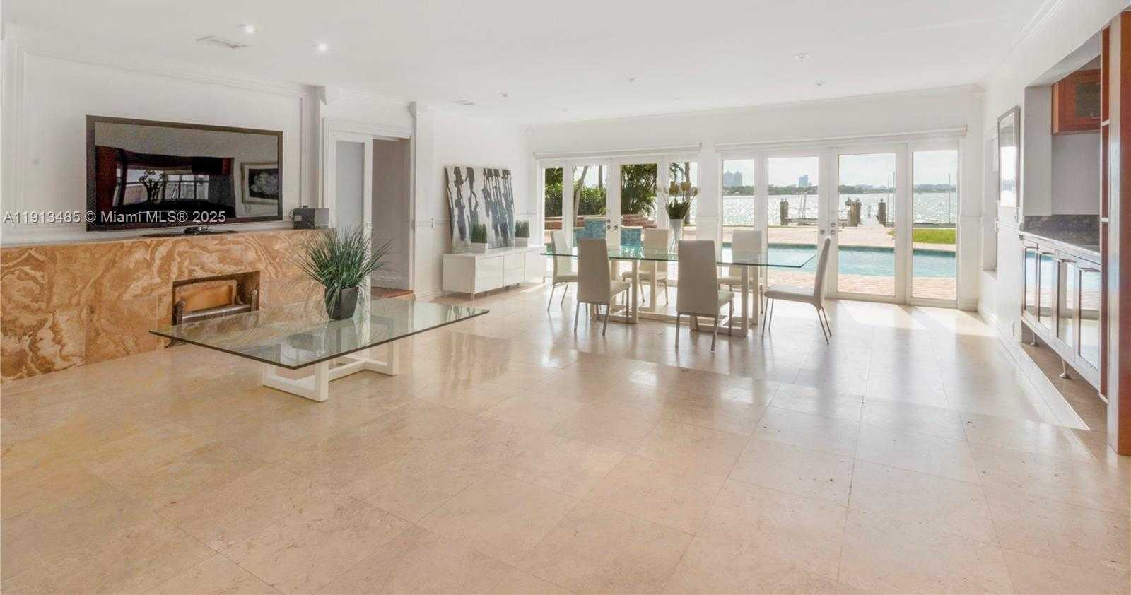 Small Image of 1700 BAY DR, Miami Beach Number 27