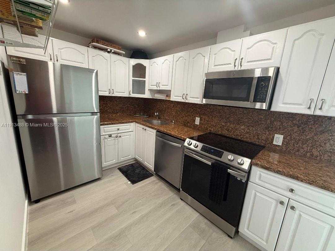 Small Image of 6969 COLLINS AVE #1503, Miami Beach Number 4