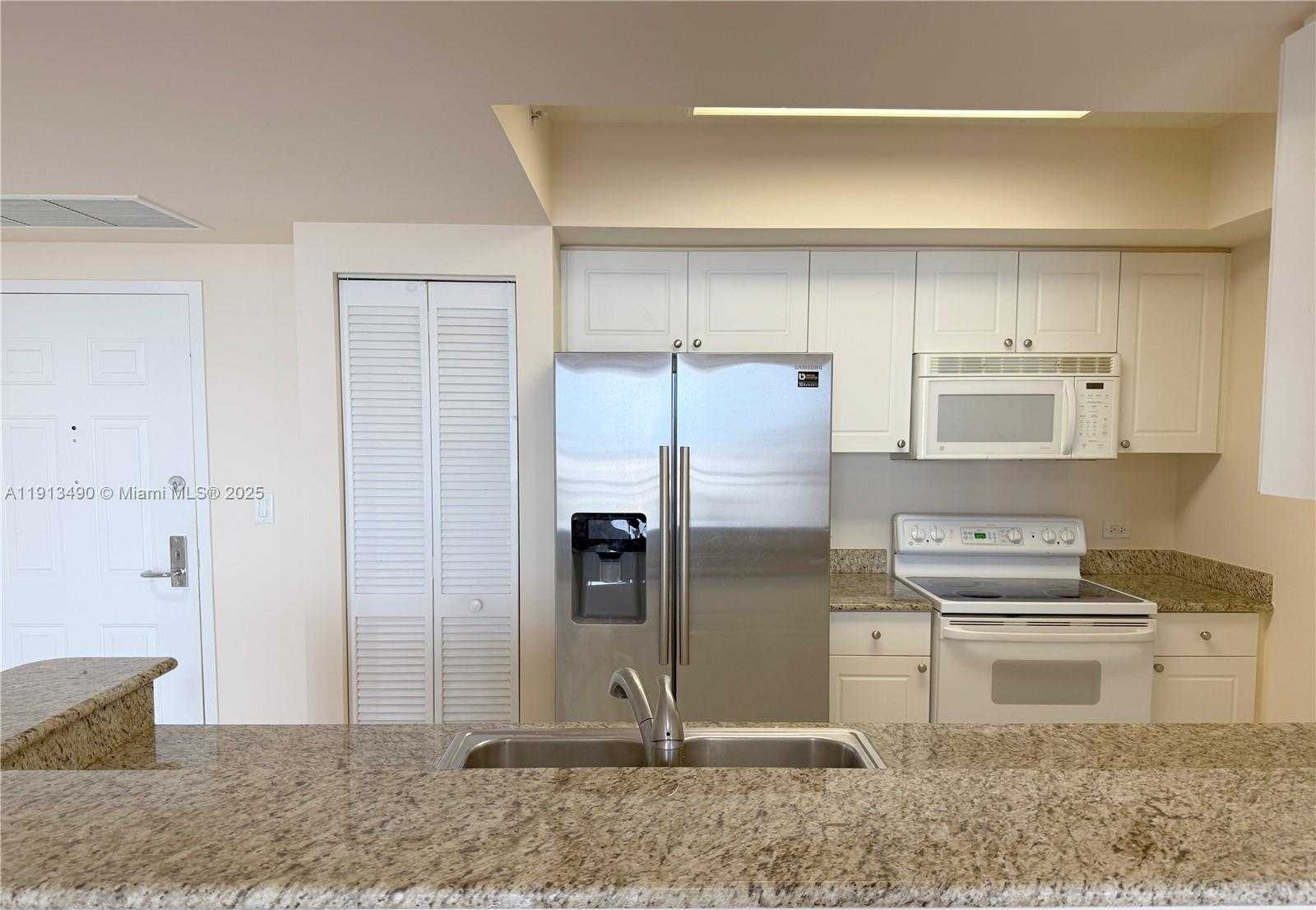 Small Image of 19501 WEST COUNTRY CLUB DR #912, Aventura Number 7