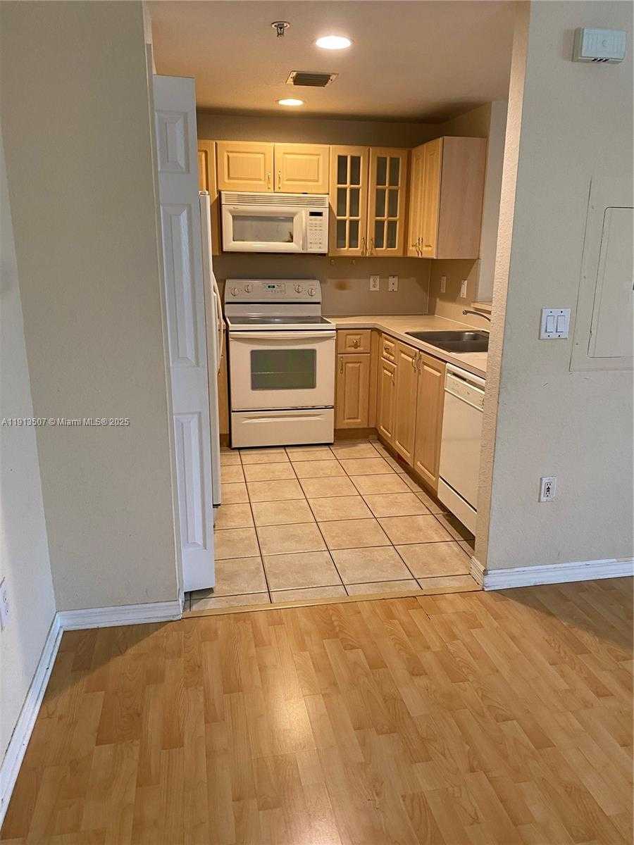 Small Image of 6380 NORTH WEST 114TH AVE #332, Doral Number 19