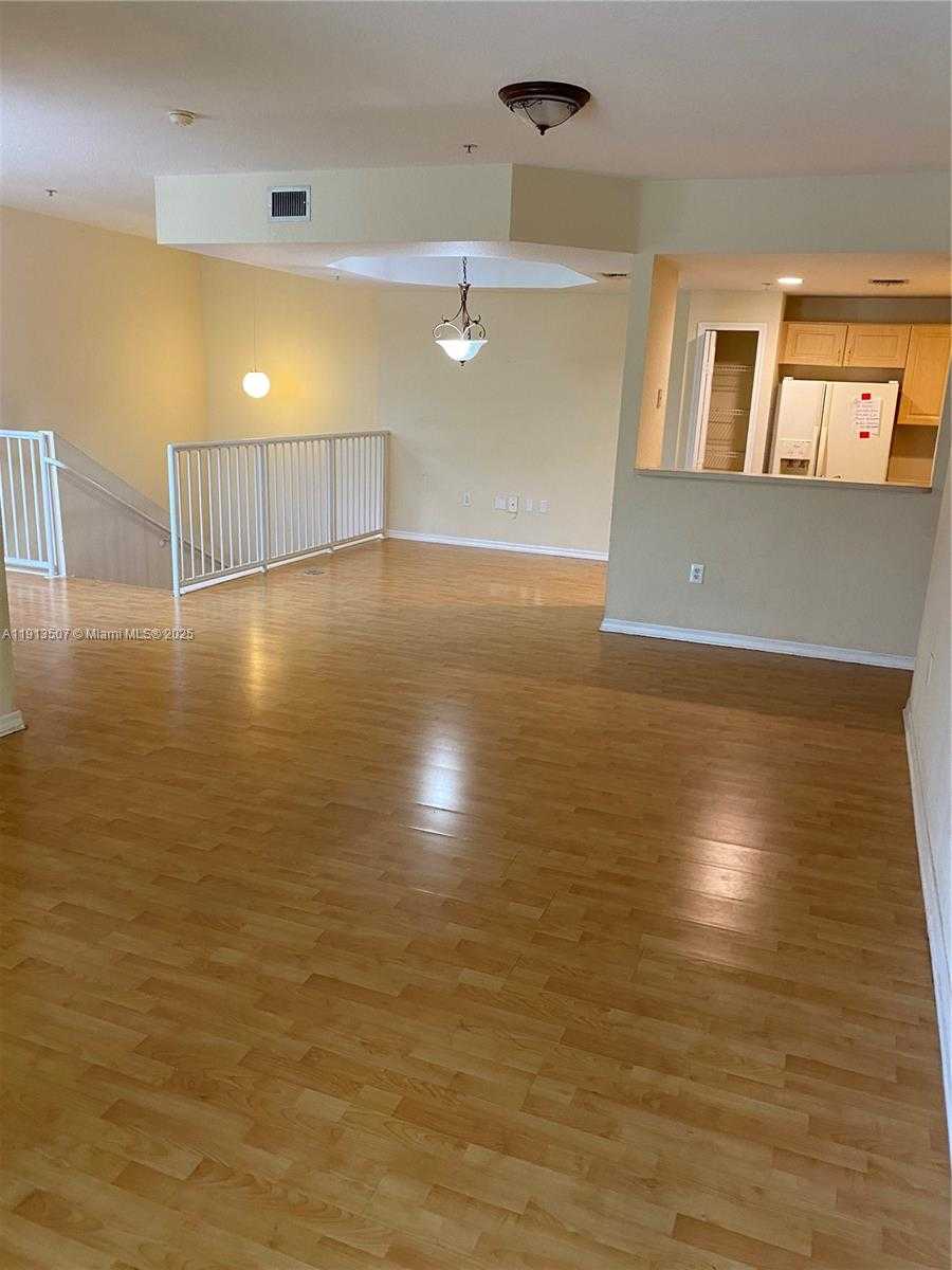 Small Image of 6380 NORTH WEST 114TH AVE #332, Doral Number 7