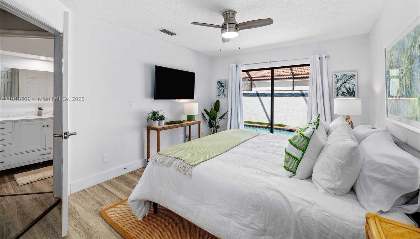 Small Image of 701 SEA OATS DR #D-1, Juno Beach Number 24