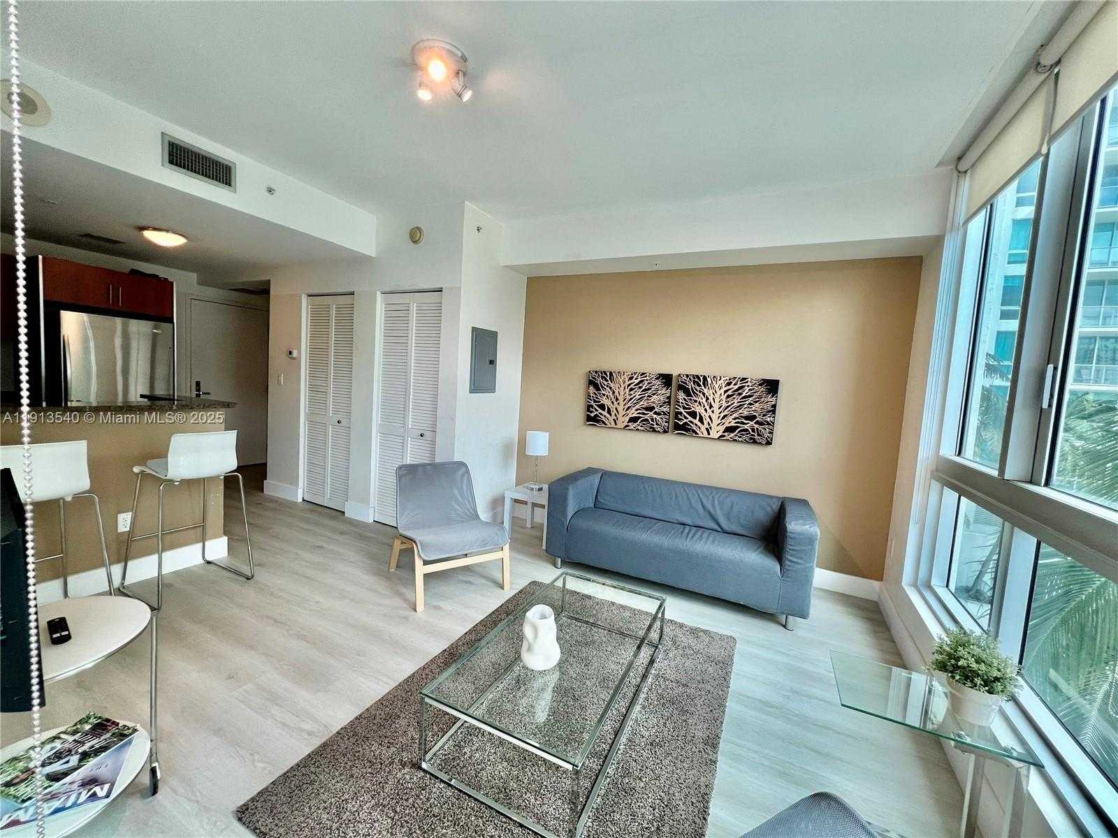 Small Image of 300 SOUTH BISCAYNE BLVD #1511, Miami Number 1