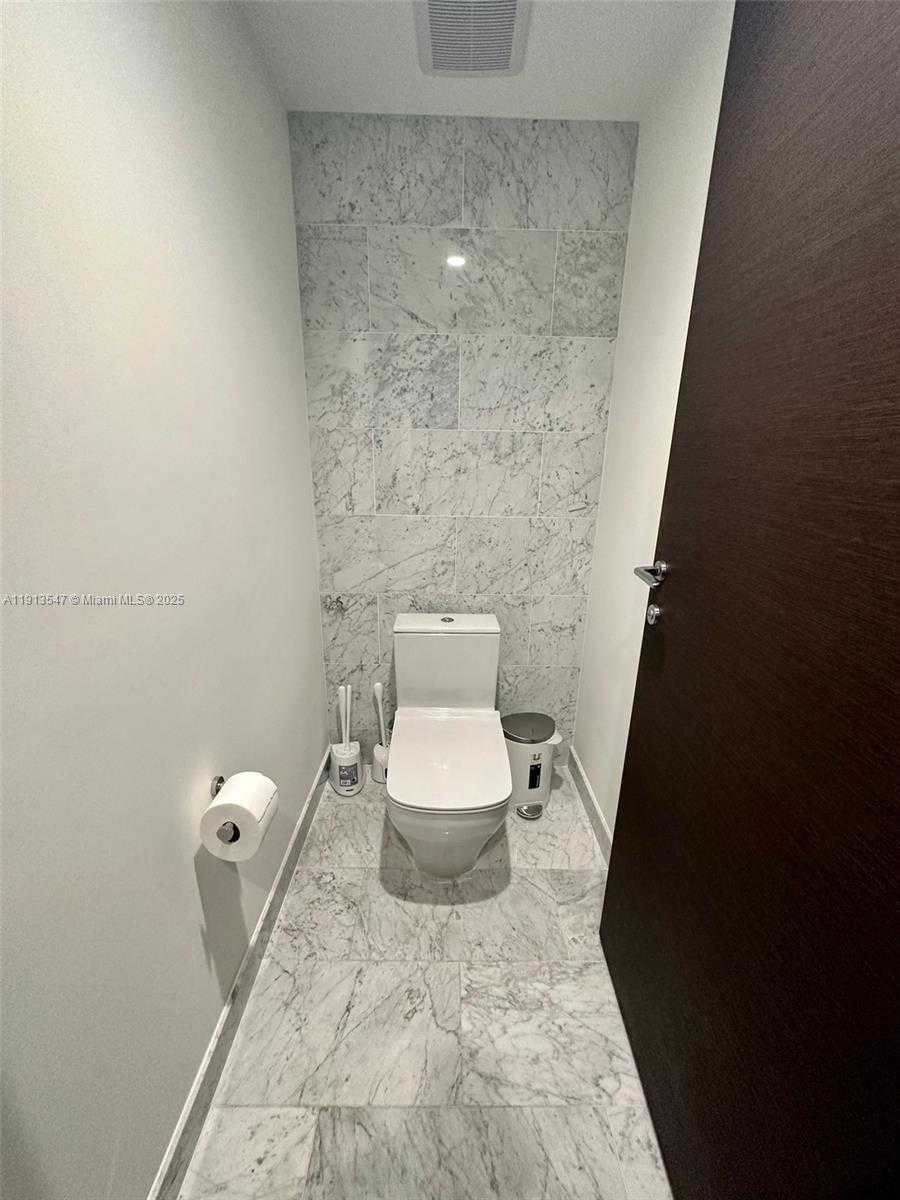 Small Image of 1000 BRICKELL PLAZA #3907, Miami Number 10