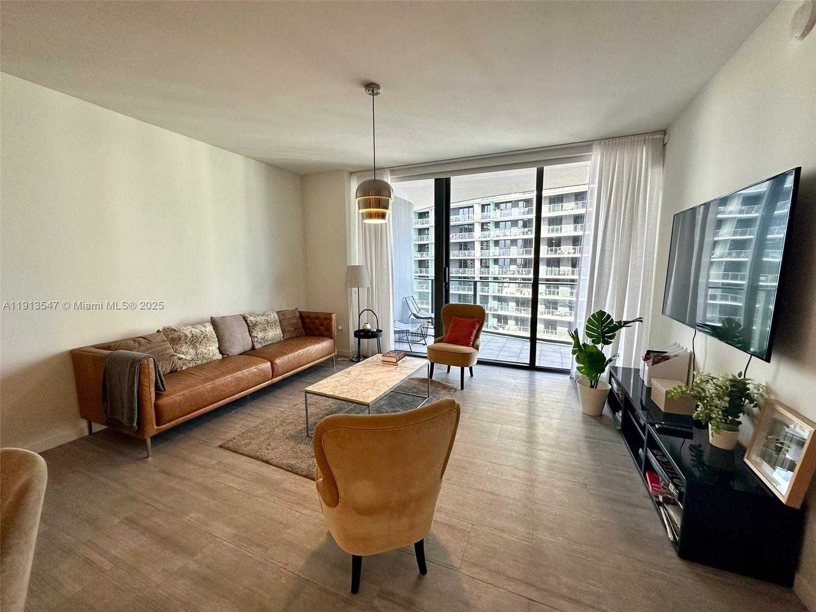 Small Image of 1000 BRICKELL PLAZA #3907, Miami Number 4