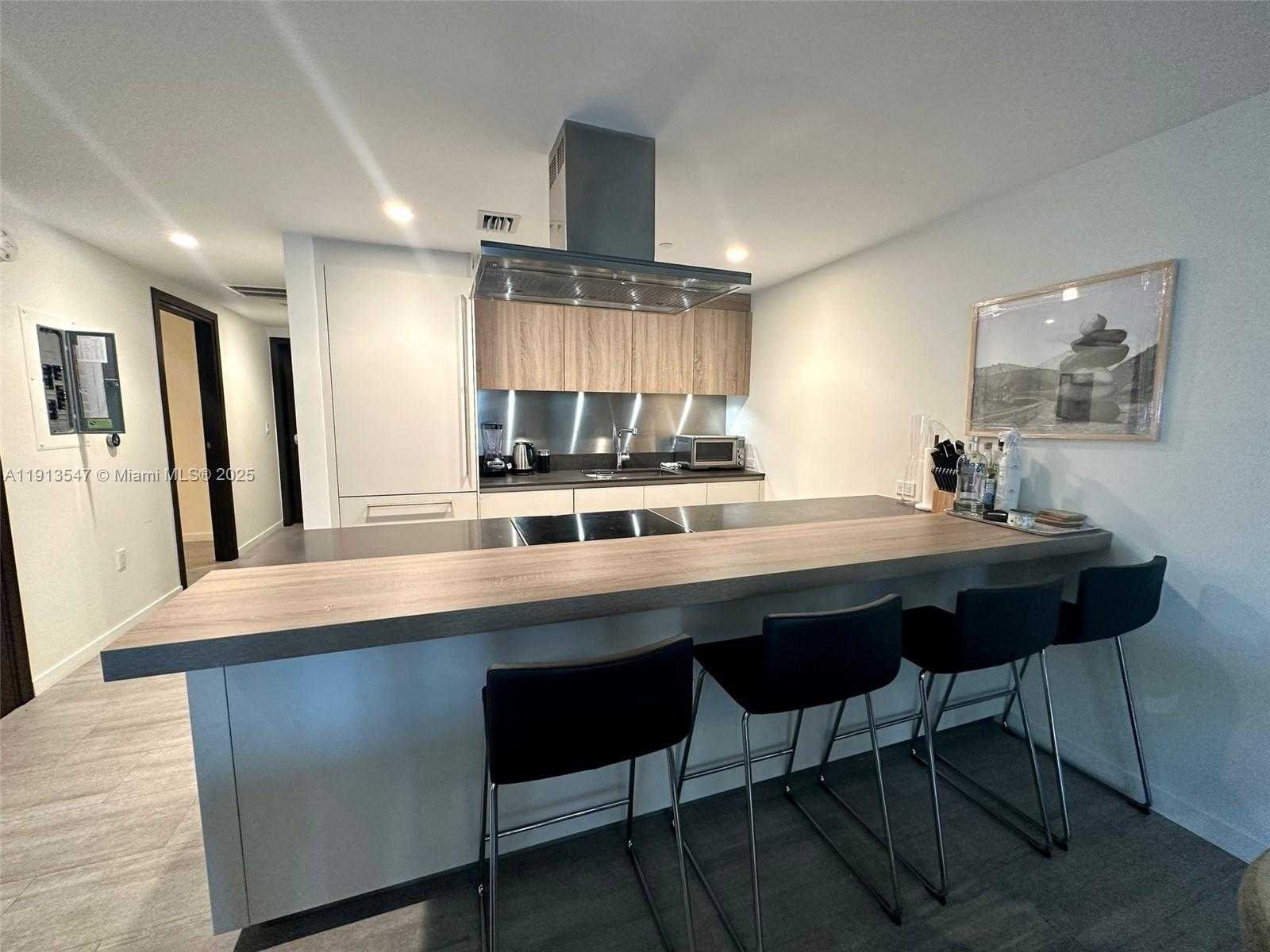 Small Image of 1000 BRICKELL PLAZA #3907, Miami Number 5