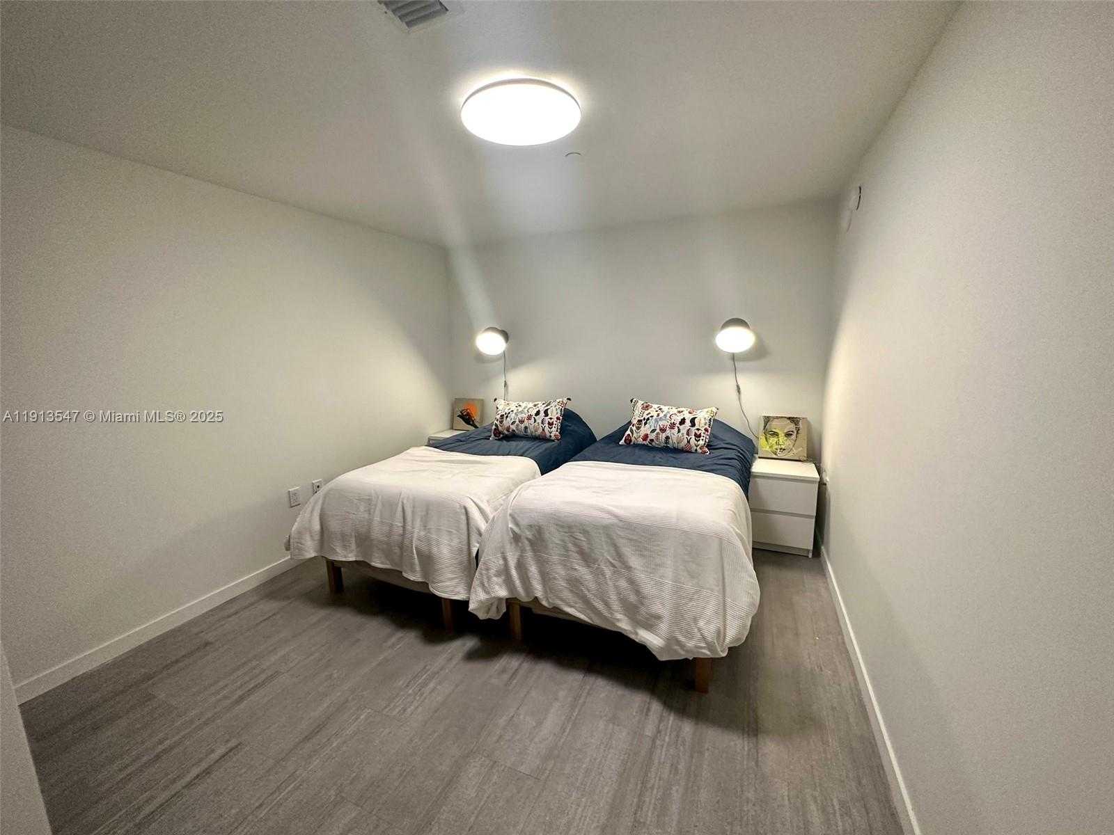 Small Image of 1000 BRICKELL PLAZA #3907, Miami Number 6