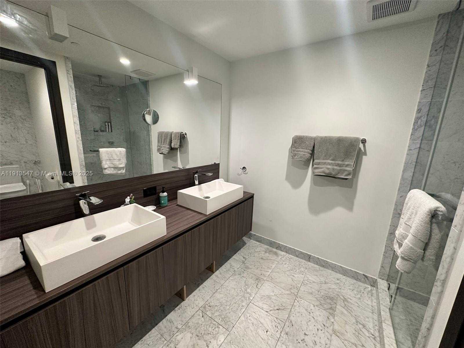 Small Image of 1000 BRICKELL PLAZA #3907, Miami Number 9