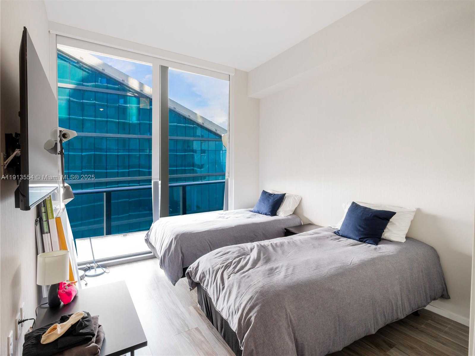 Small Image of 801 SOUTH MIAMI AVE #4909, Miami Number 14