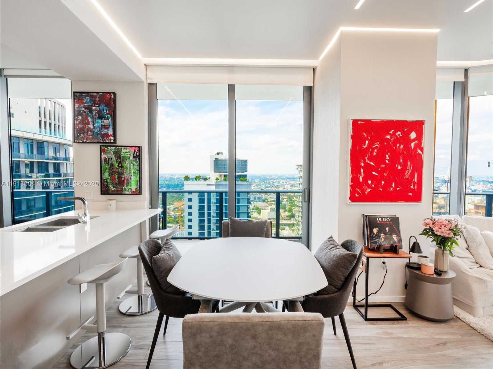 Small Image of 801 SOUTH MIAMI AVE #4909, Miami Number 3