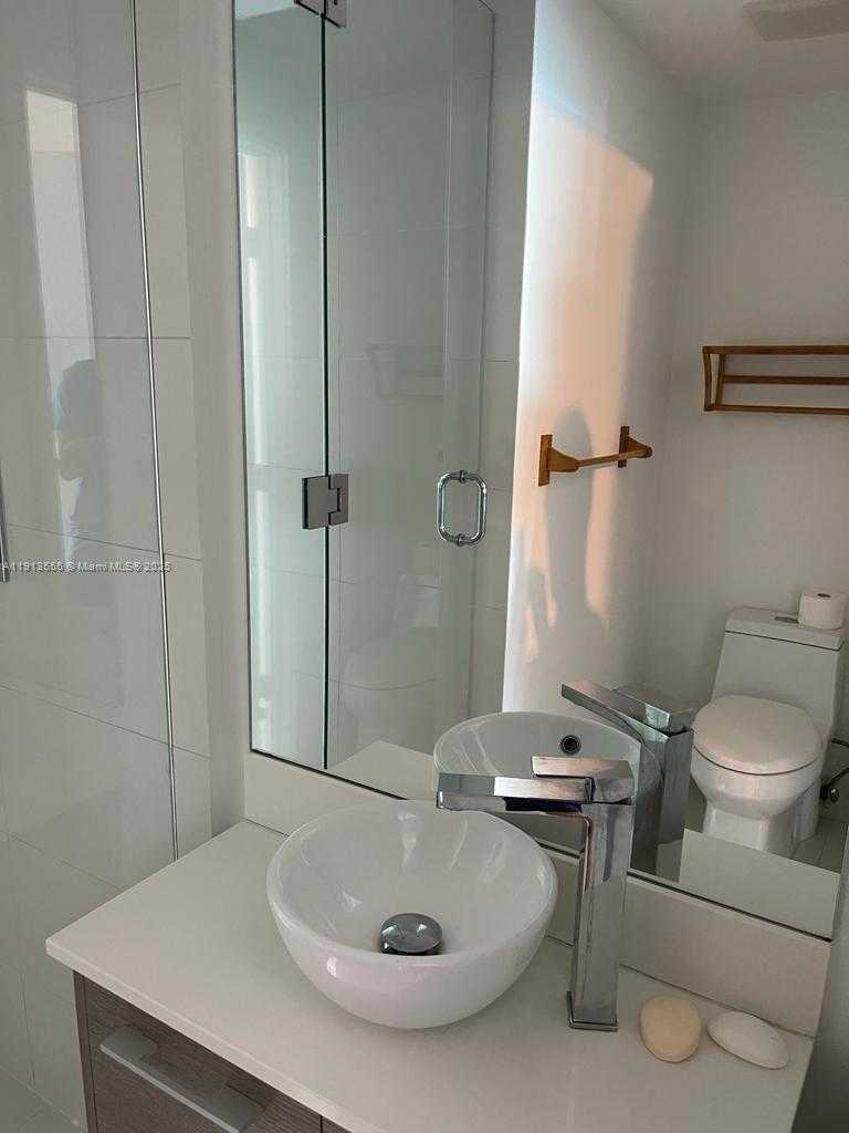 Small Image of 650 NORTH EAST 32 STREET #1805, Miami Number 14