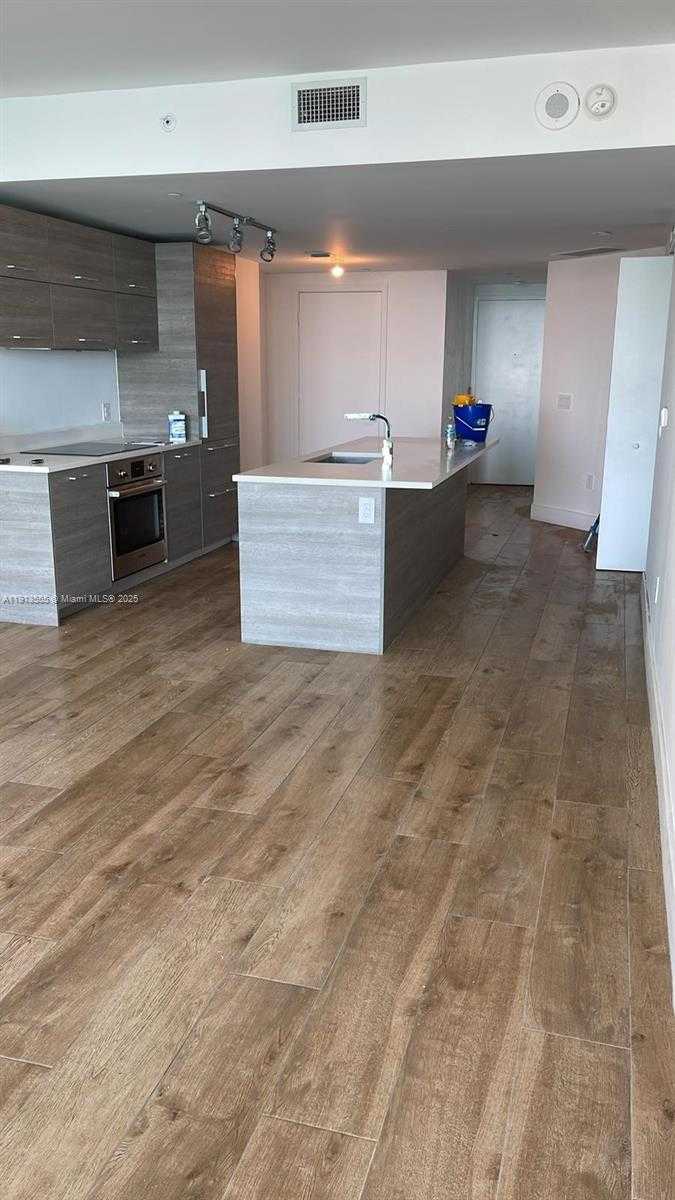 Small Image of 650 NORTH EAST 32 STREET #1805, Miami Number 5