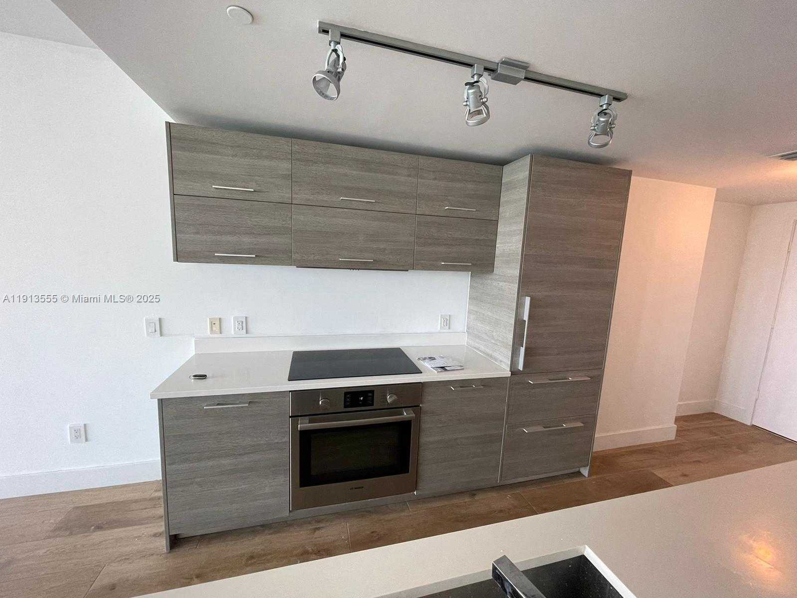 Small Image of 650 NORTH EAST 32 STREET #1805, Miami Number 6