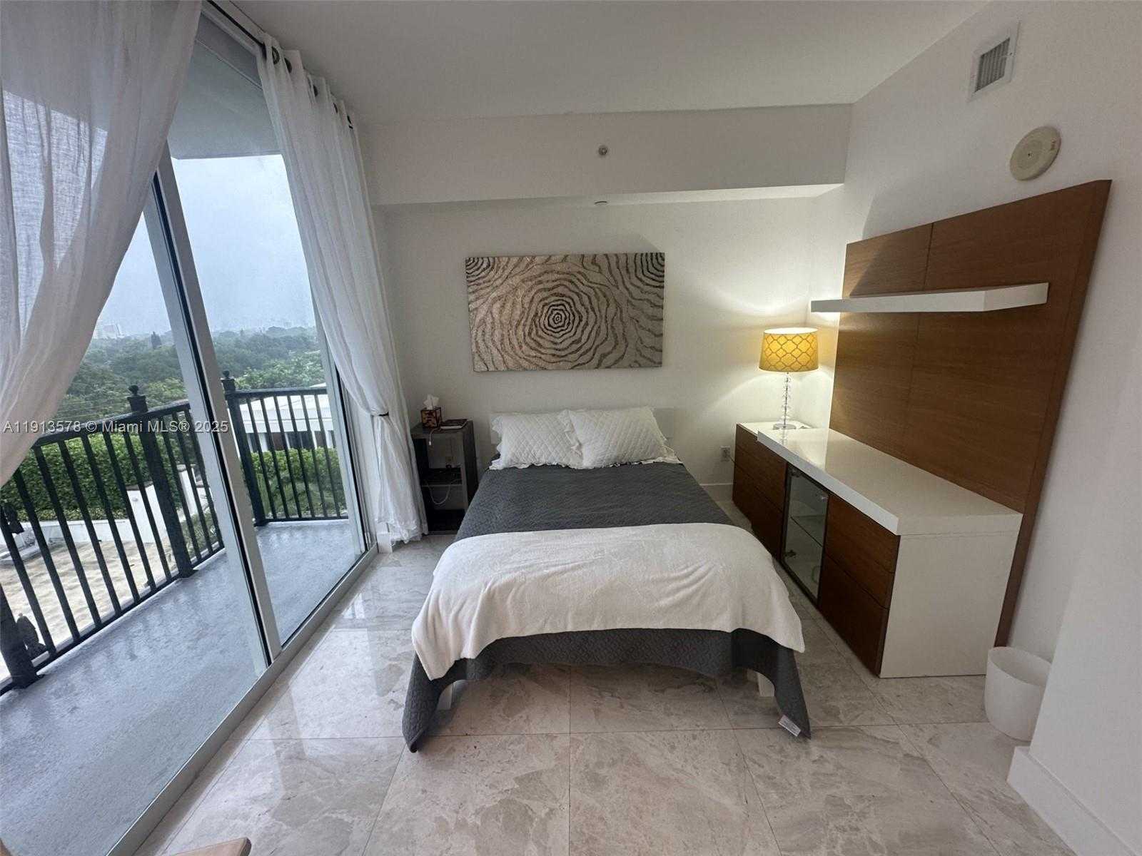 Small Image of 4100 SALZEDO ST #704, Coral Gables Number 23