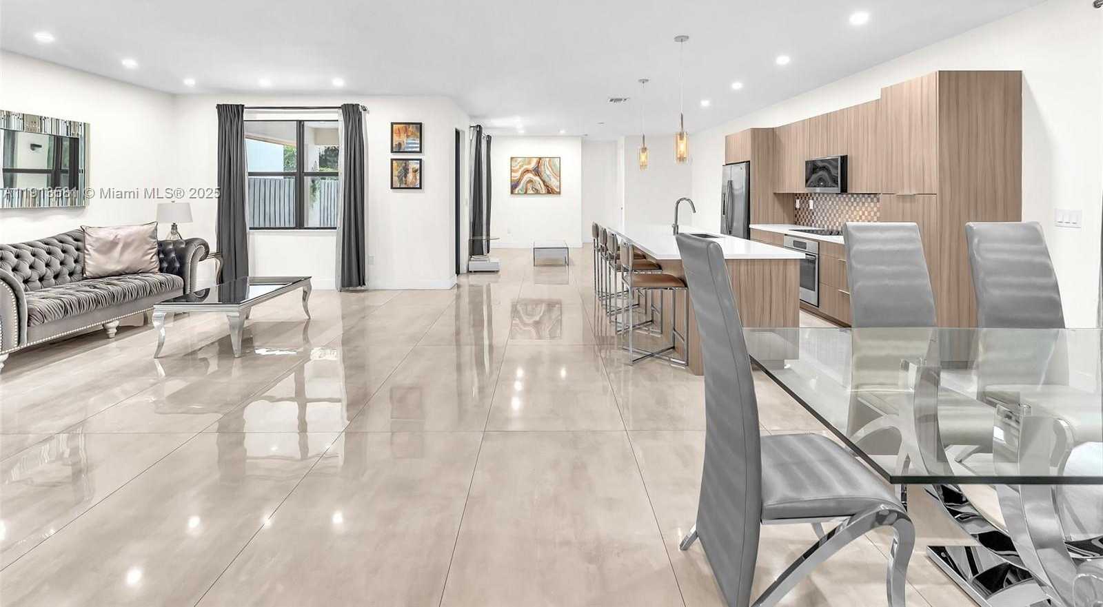 Small Image of 10250 NORTH WEST 76TH TER #., Doral Number 10