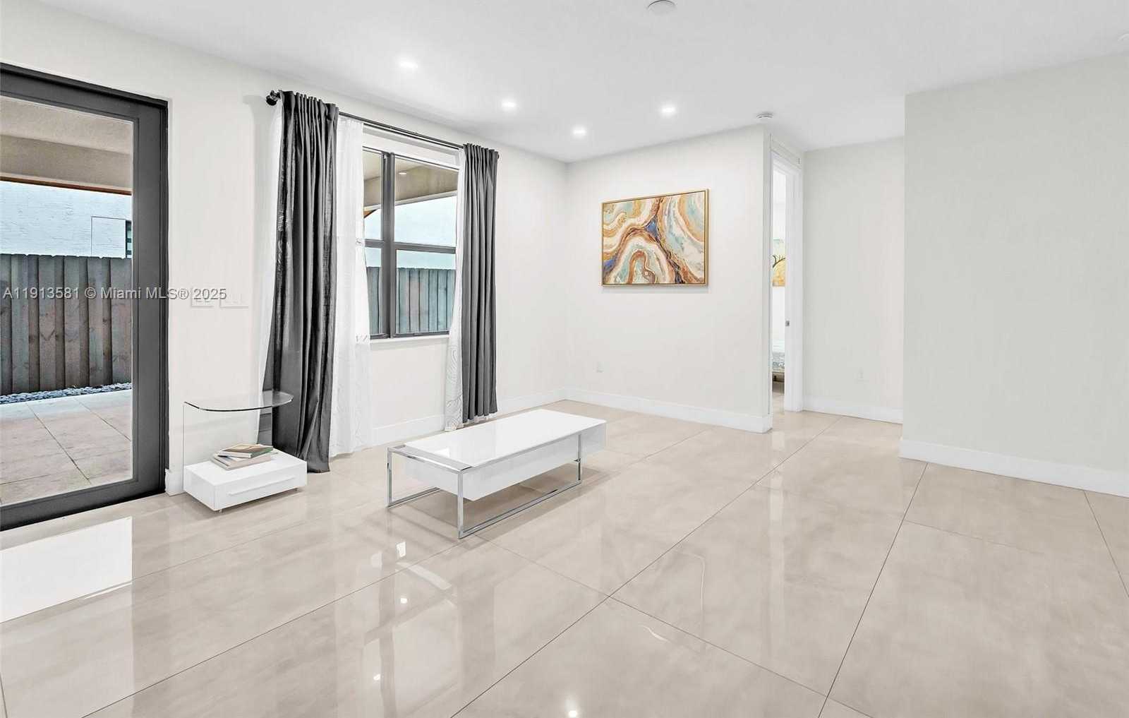 Small Image of 10250 NORTH WEST 76TH TER #., Doral Number 16