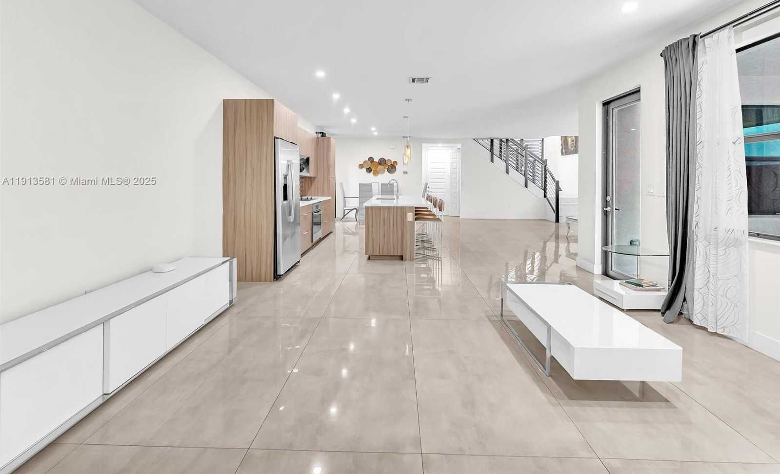 Small Image of 10250 NORTH WEST 76TH TER #., Doral Number 17