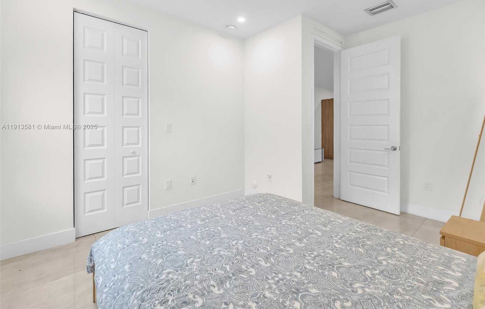 Small Image of 10250 NORTH WEST 76TH TER #., Doral Number 20