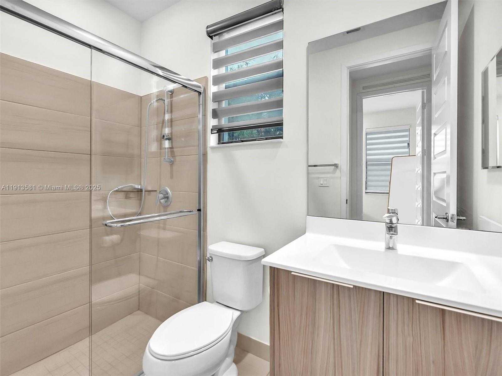 Small Image of 10250 NORTH WEST 76TH TER #., Doral Number 21