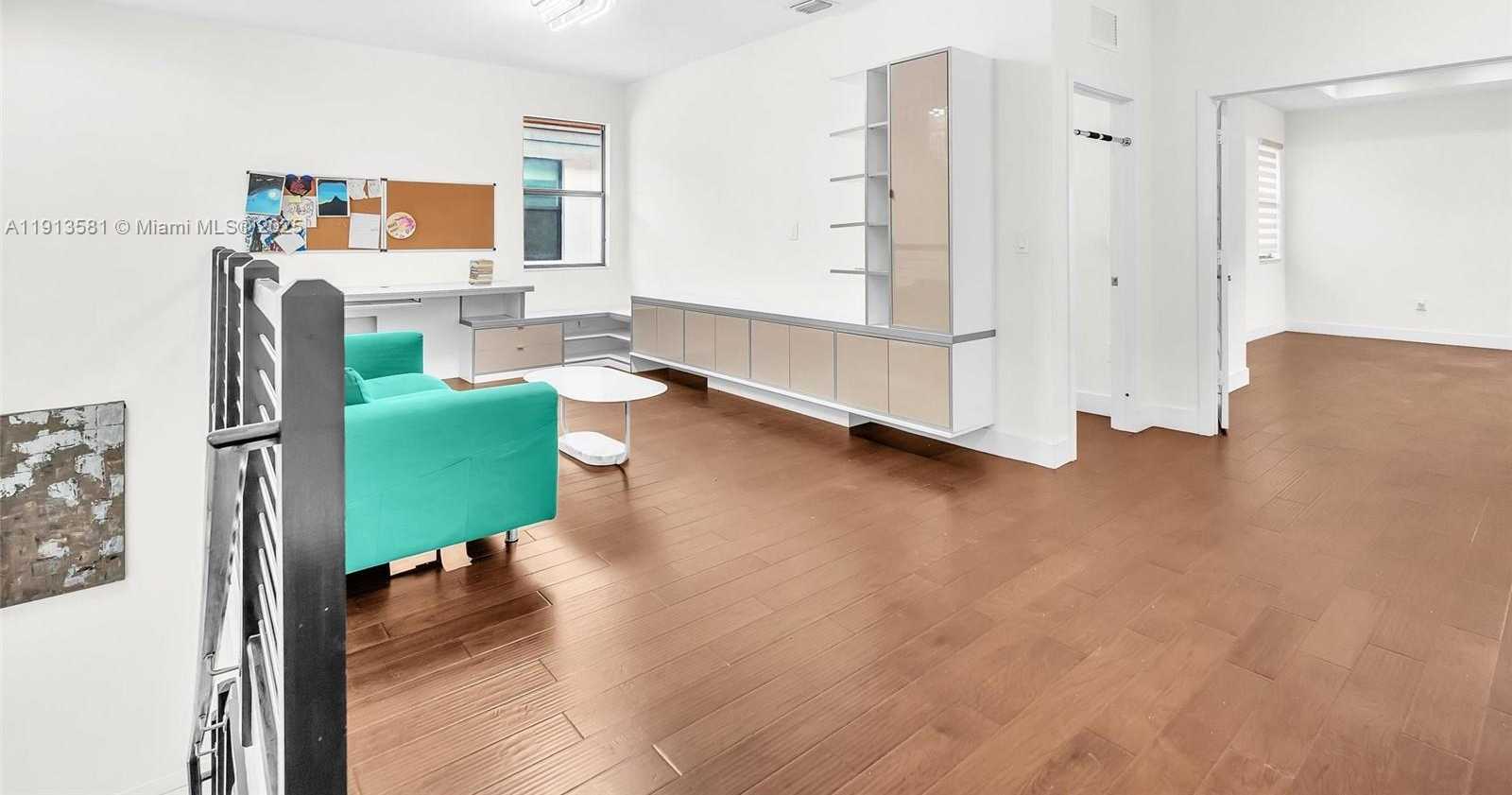 Small Image of 10250 NORTH WEST 76TH TER #., Doral Number 22