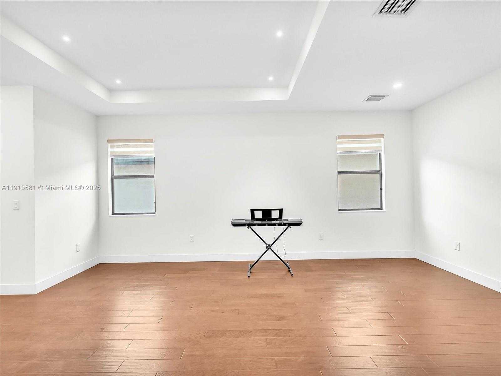 Small Image of 10250 NORTH WEST 76TH TER #., Doral Number 26