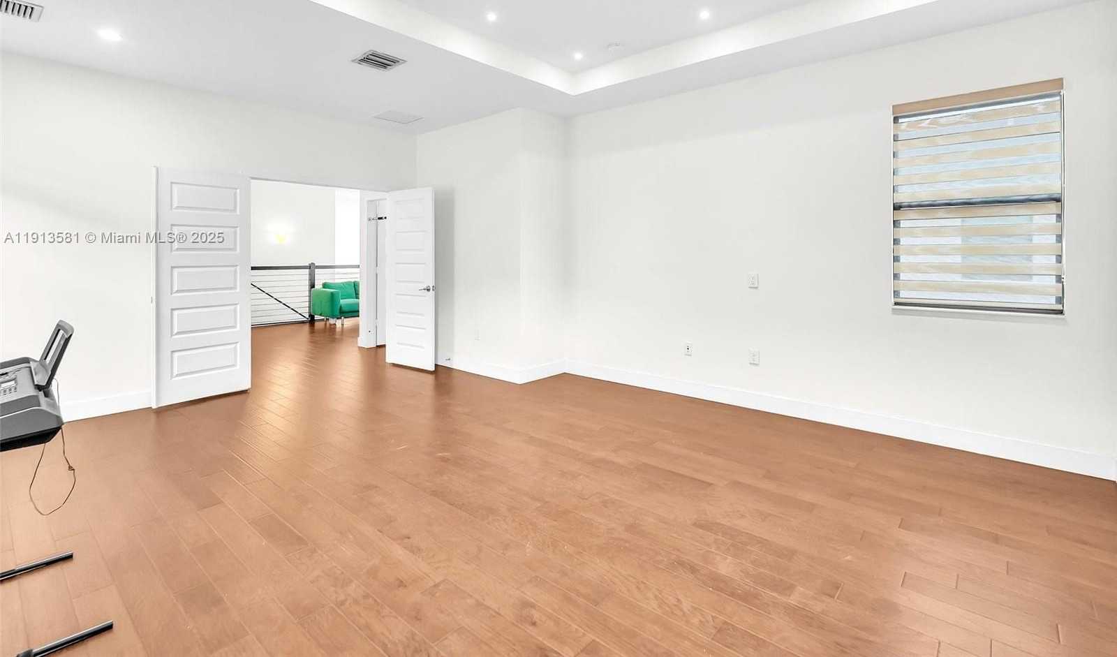 Small Image of 10250 NORTH WEST 76TH TER #., Doral Number 27