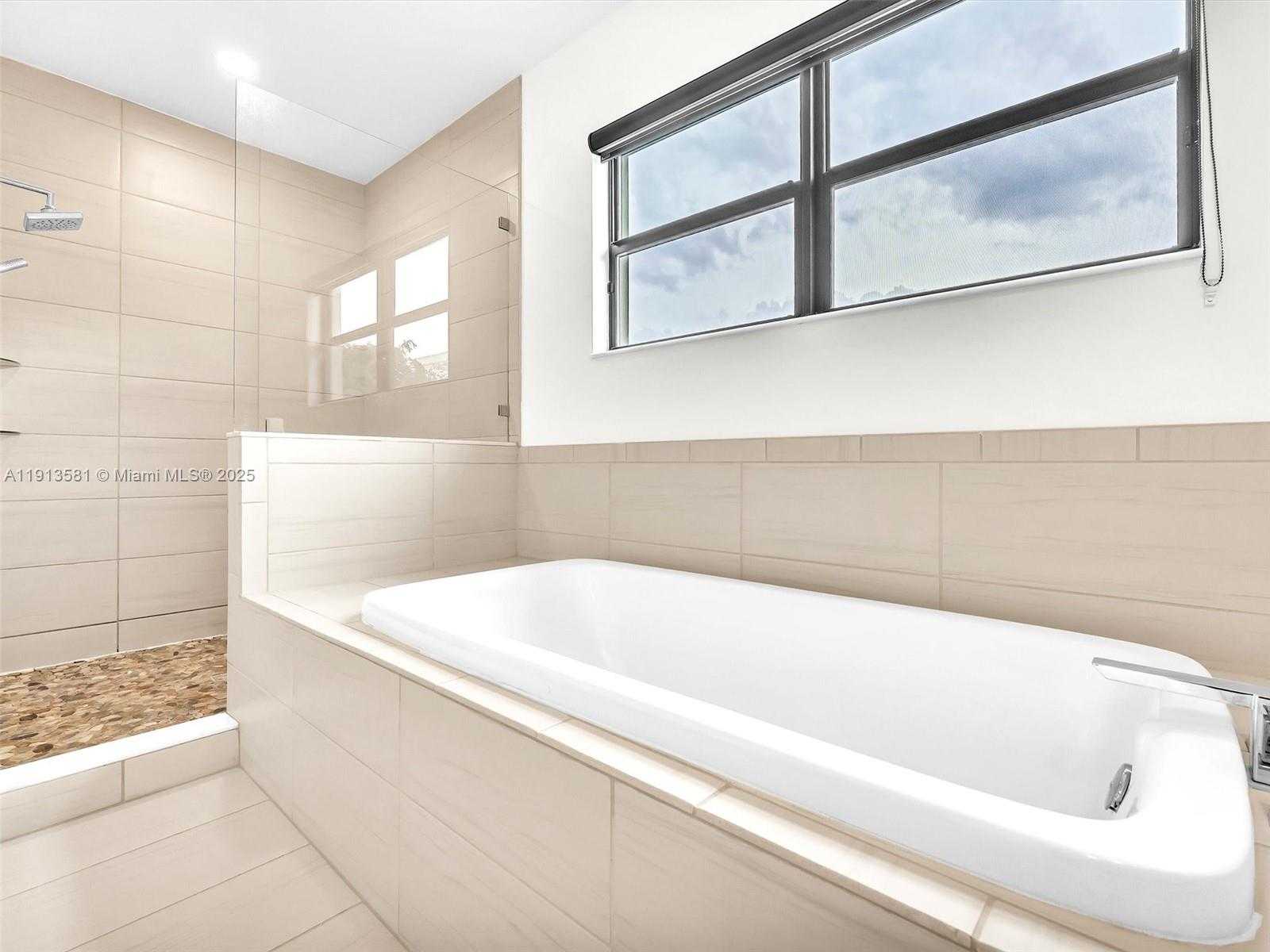 Small Image of 10250 NORTH WEST 76TH TER #., Doral Number 29