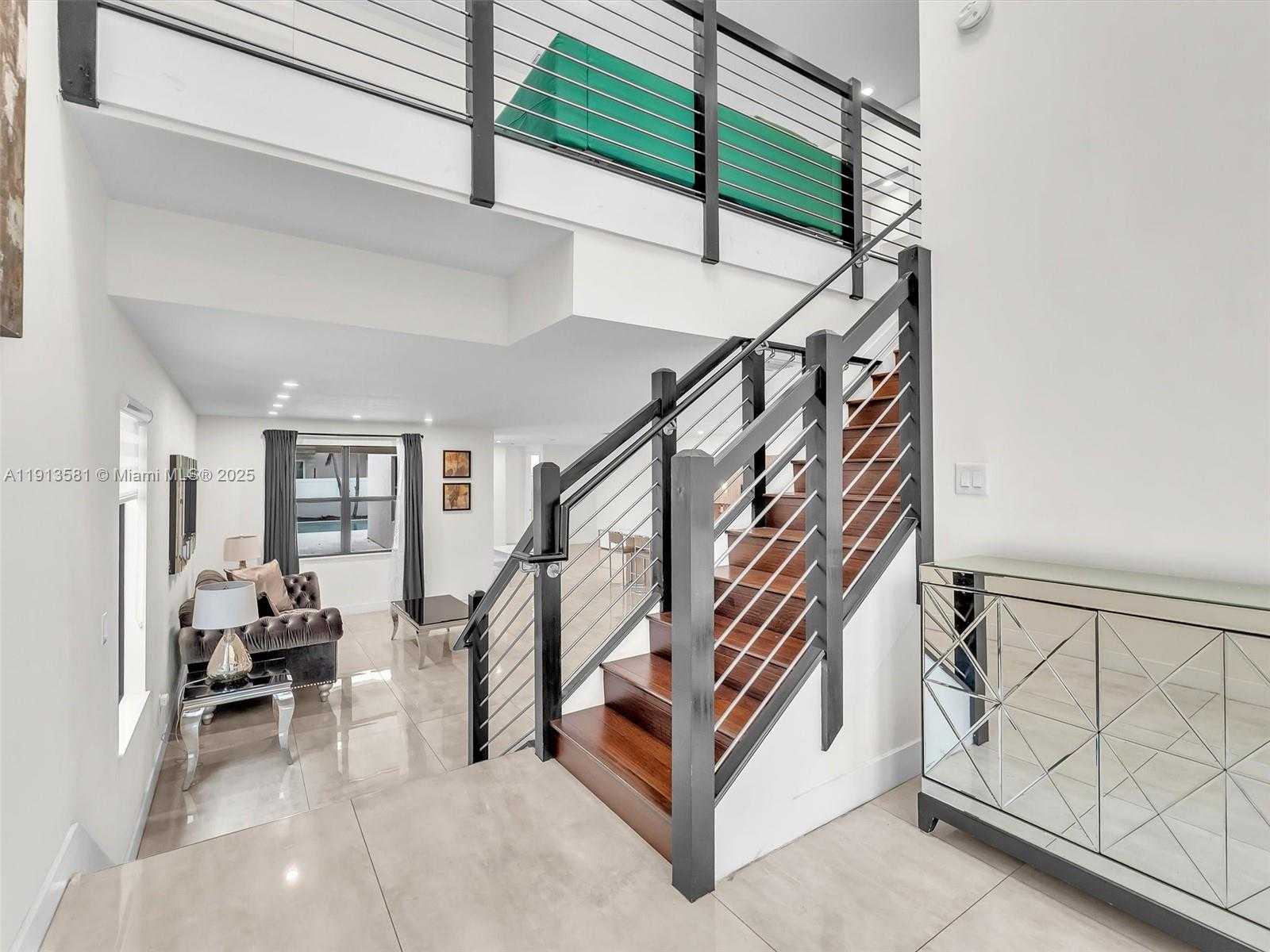 Small Image of 10250 NORTH WEST 76TH TER #., Doral Number 3