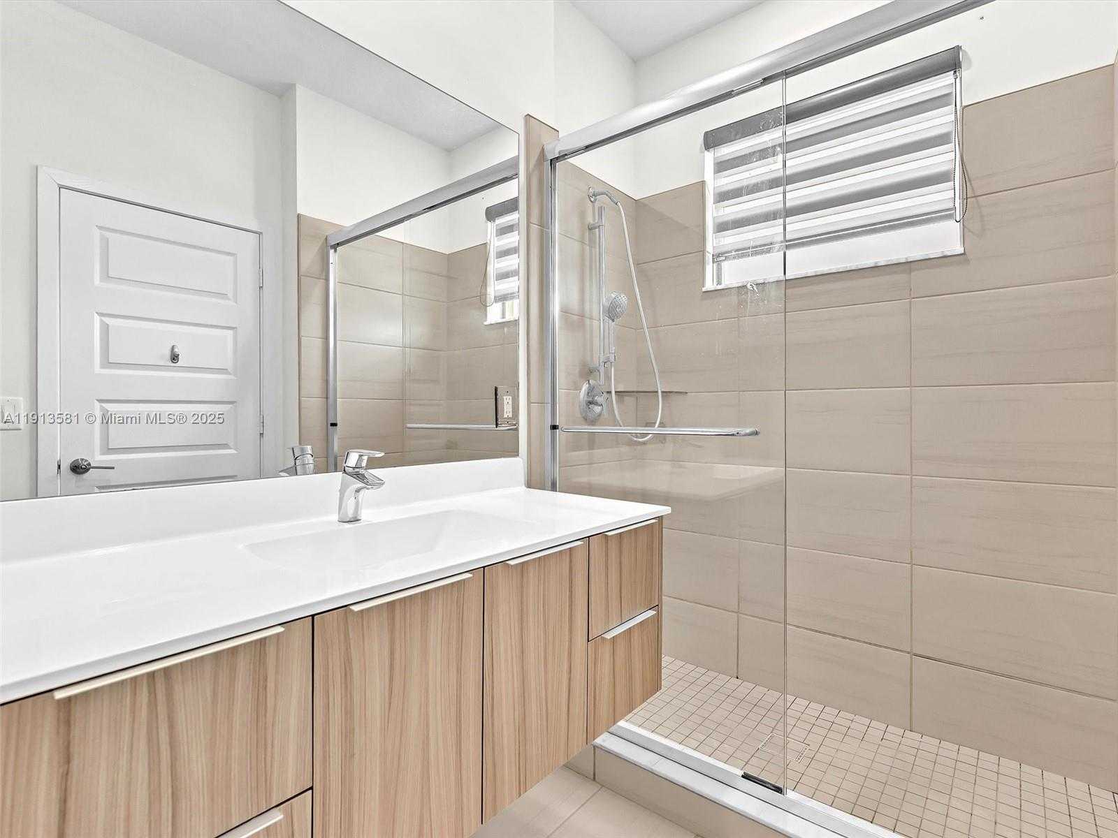 Small Image of 10250 NORTH WEST 76TH TER #., Doral Number 34