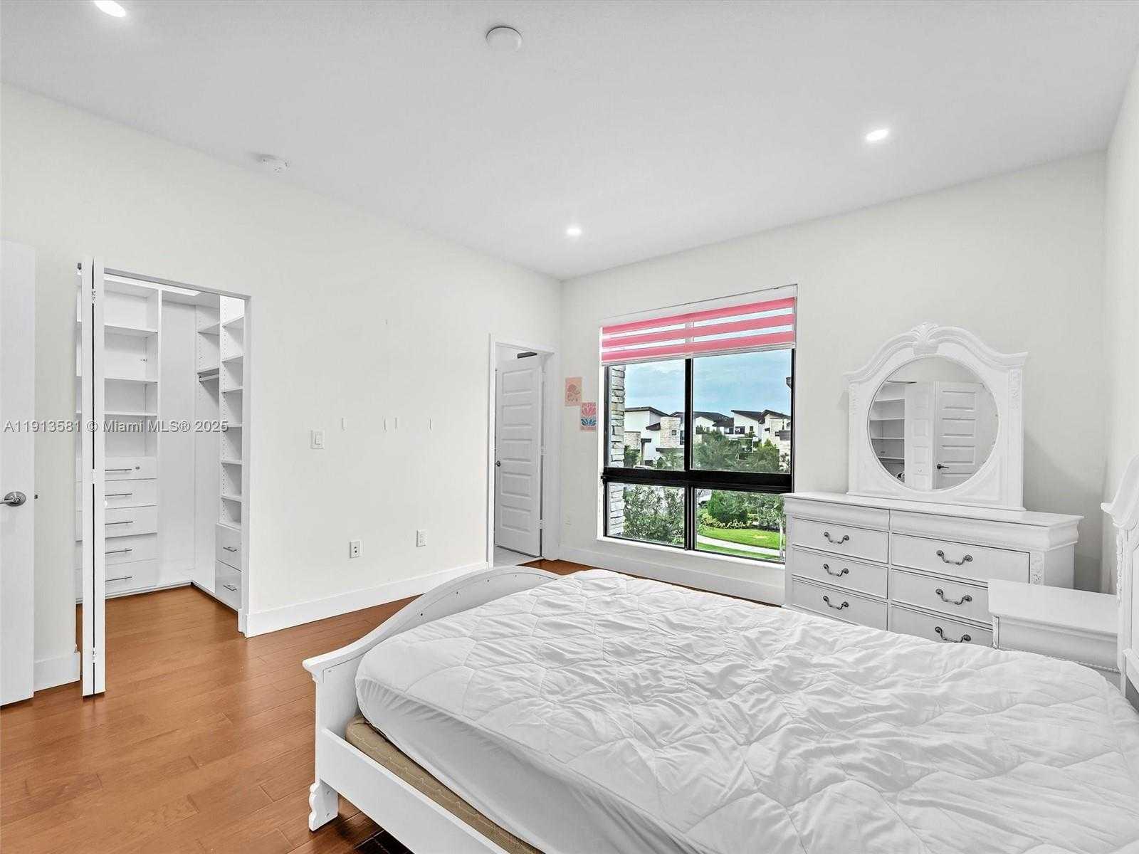 Small Image of 10250 NORTH WEST 76TH TER #., Doral Number 36