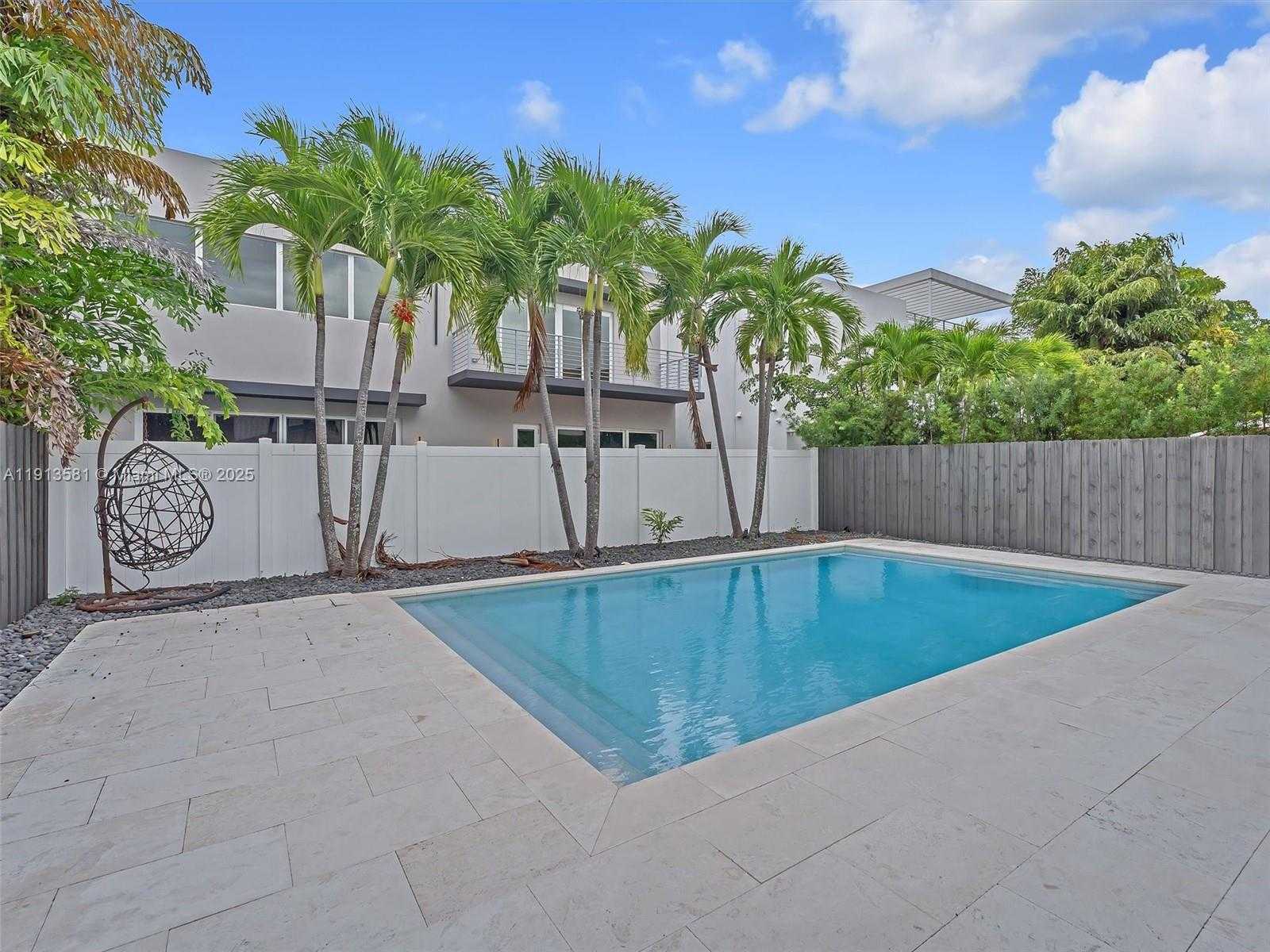 Small Image of 10250 NORTH WEST 76TH TER #., Doral Number 39