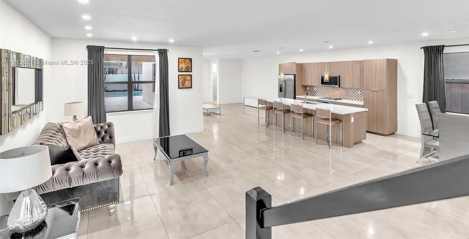 Small Image of 10250 NORTH WEST 76TH TER #., Doral Number 4