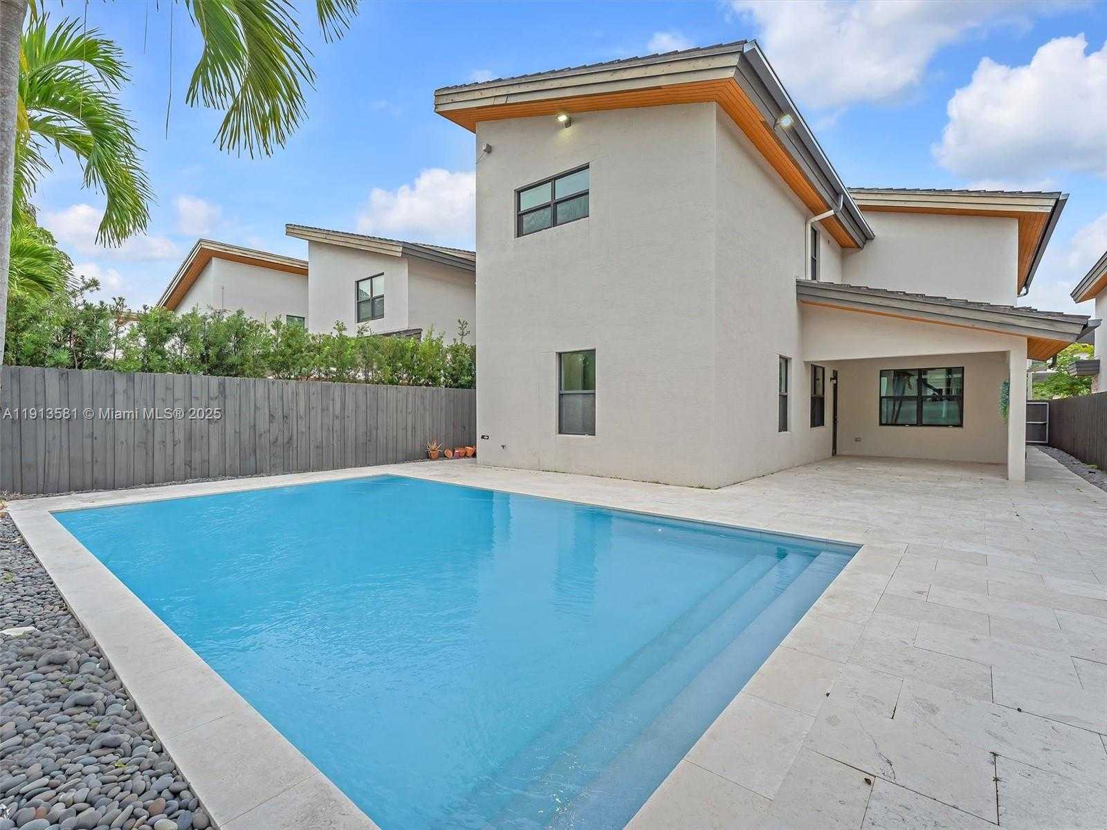 Small Image of 10250 NORTH WEST 76TH TER #., Doral Number 40