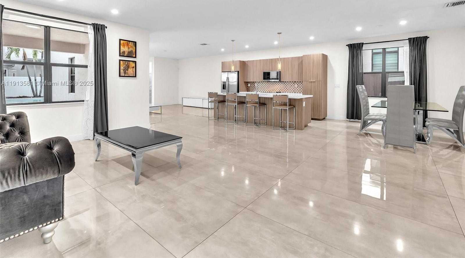 Small Image of 10250 NORTH WEST 76TH TER #., Doral Number 7